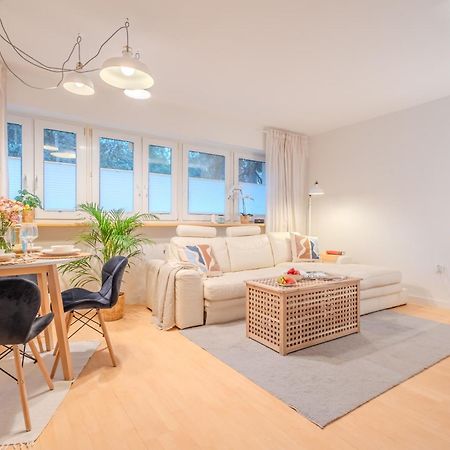 Rezydencja Filmowa- Wygodny Apartament 10 Min Od Lotniska I Centrum Apartment Warsawa Bagian luar foto