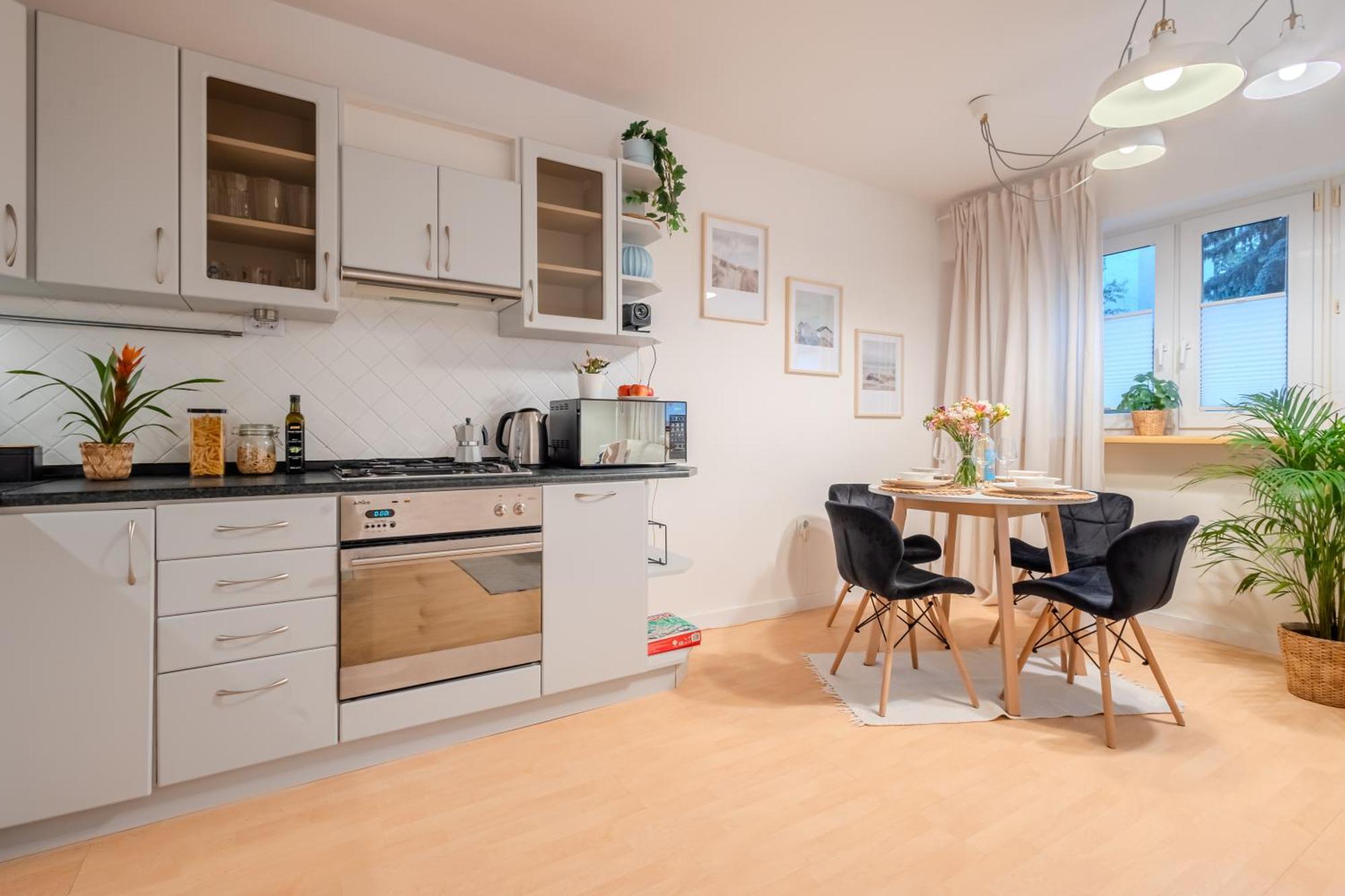Rezydencja Filmowa- Wygodny Apartament 10 Min Od Lotniska I Centrum Apartment Warsawa Bagian luar foto